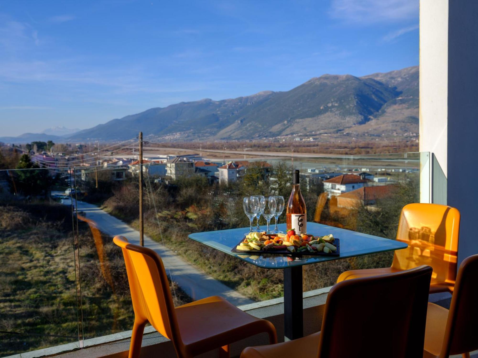 Essence Hotel Ioannina Exterior foto